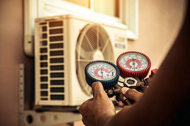 Professional Ductwork Repair technician working in Del Valle, TX